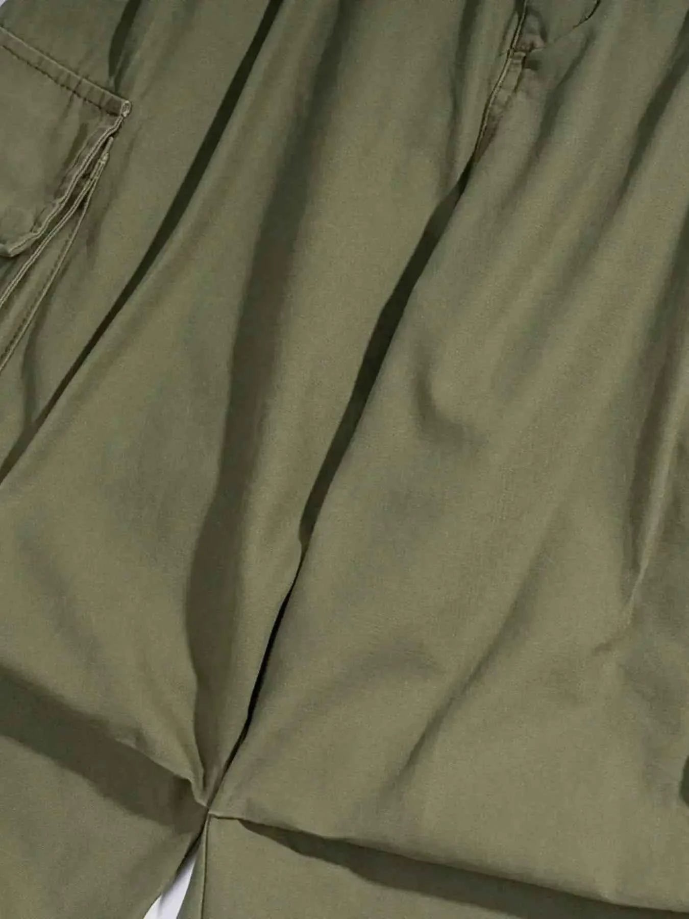 Men's Loose Fit Cargo Pants with Multiple Pockets
