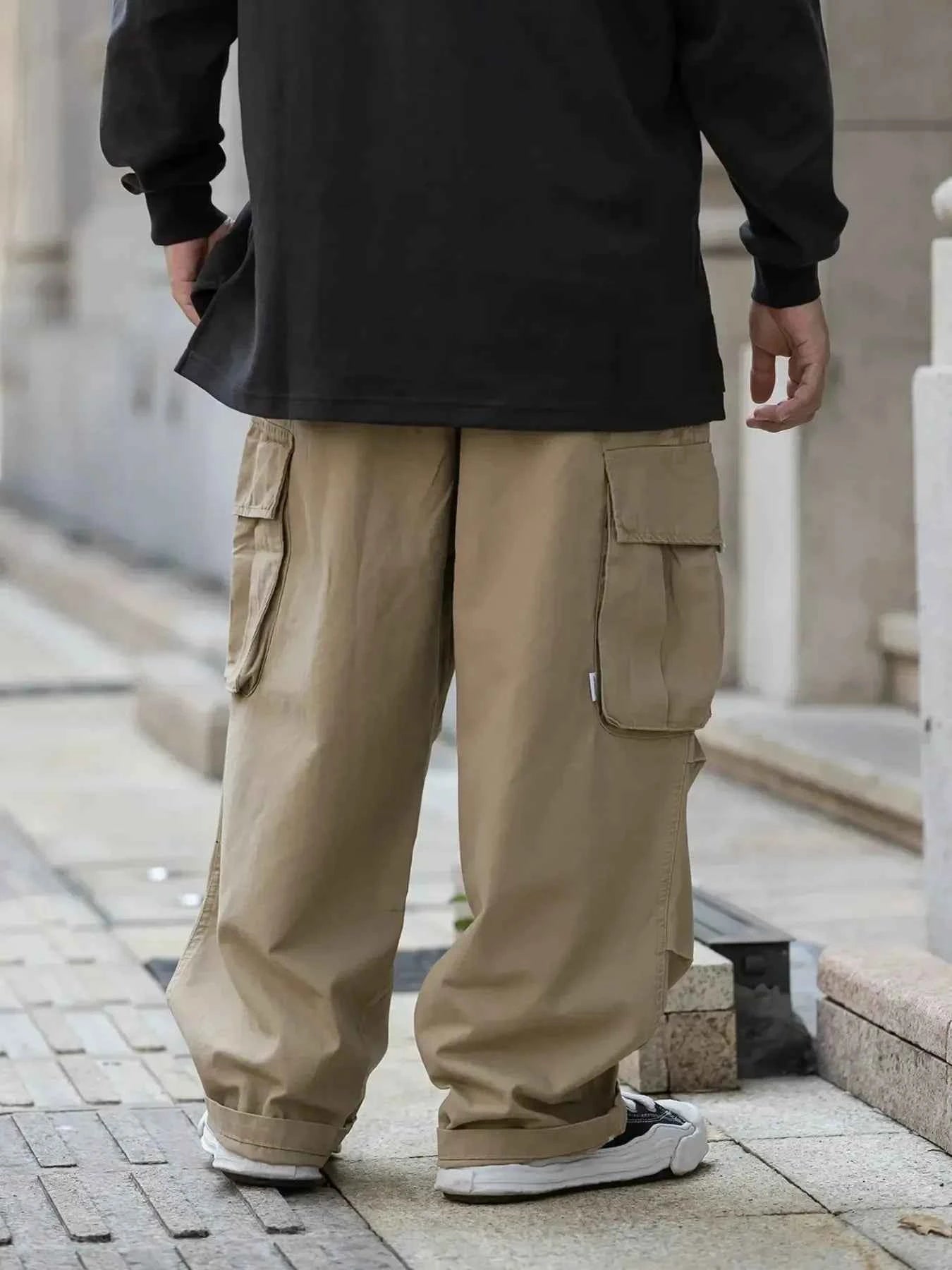 Men's Loose Fit Cargo Pants with Multiple Pockets