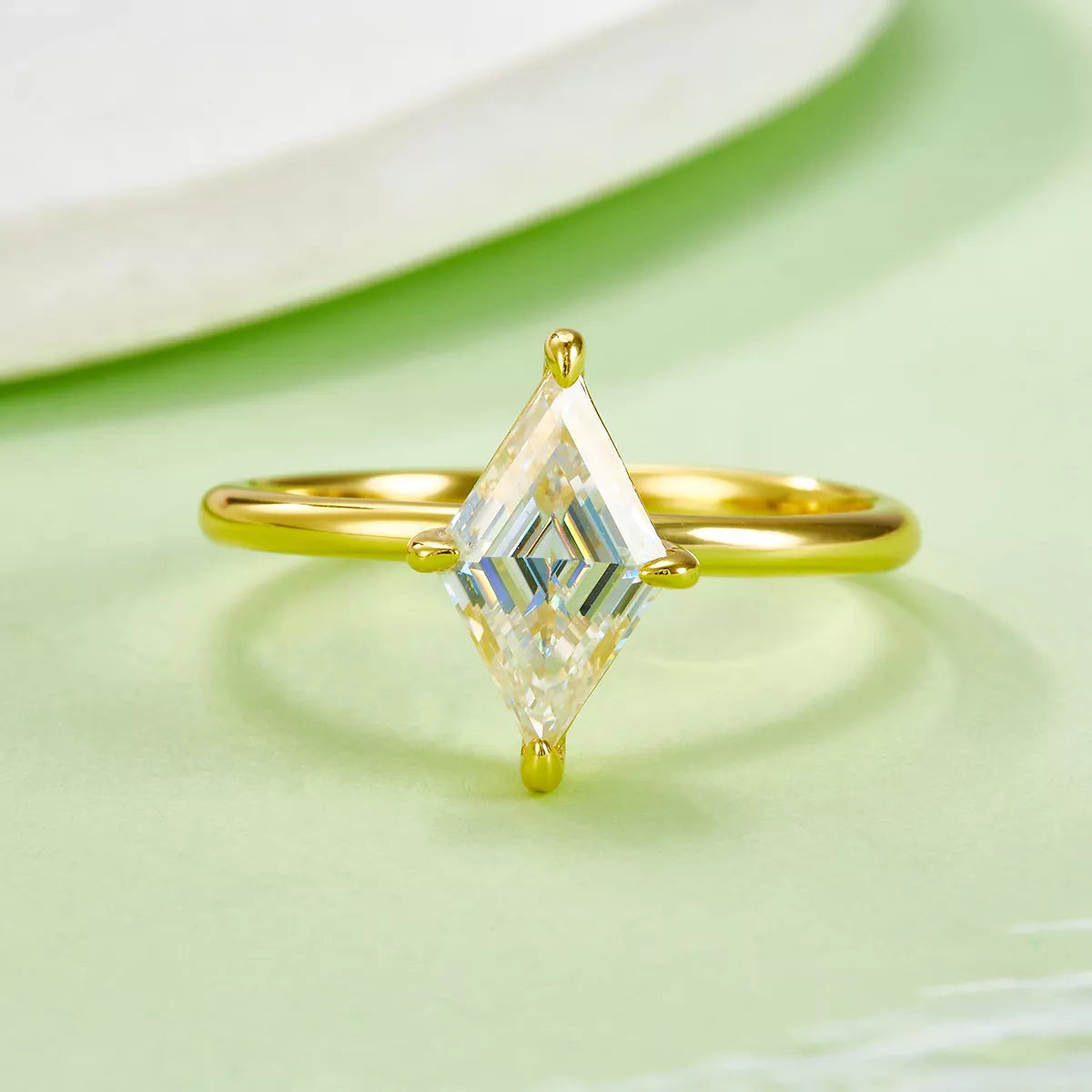 2 Carat Moissanite 925 Sterling Silver Ring — Kite-Cut Gold — Livostyle