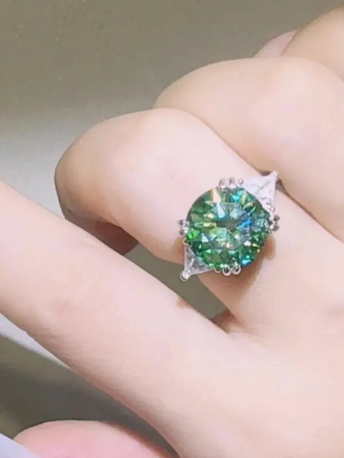 5 Carat Moissanite 925 Sterling Silver Ring — Green Cocktail — detail view — Livostyle