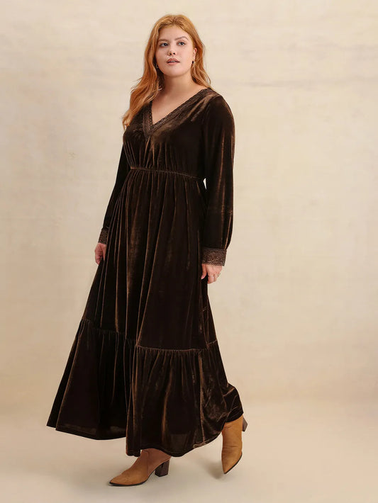 Lace Detail Ruched V-Neck Long Sleeve Midi Dress – Plus Size