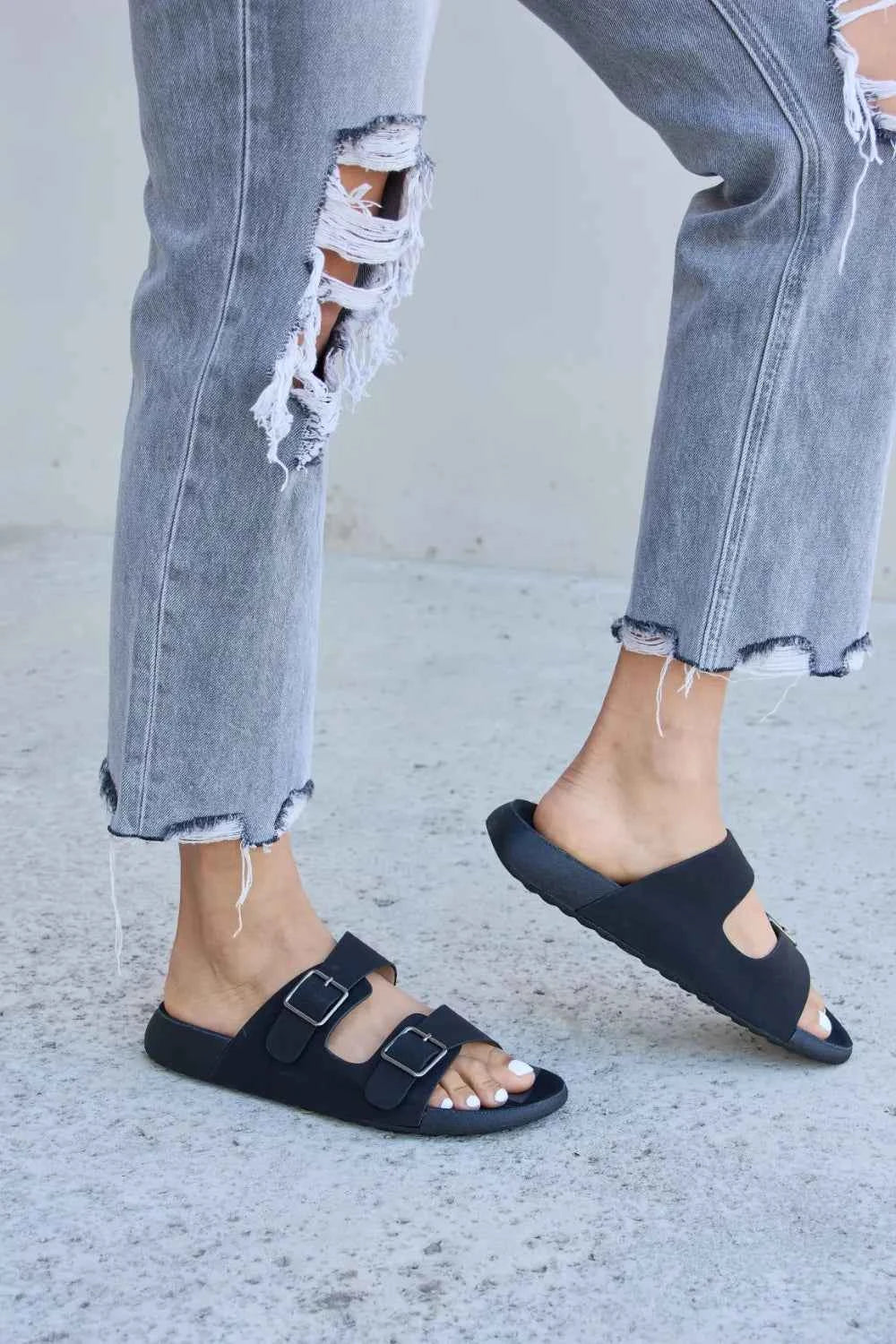 Chic Double Buckle Open Toe Sandals for Summer Comfort