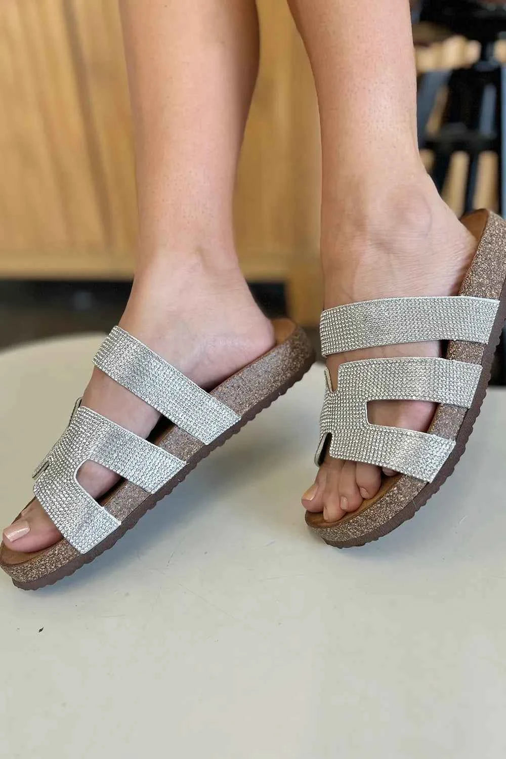 Glamorous Rhinestone-Embellished Open Toe Sandals for Events