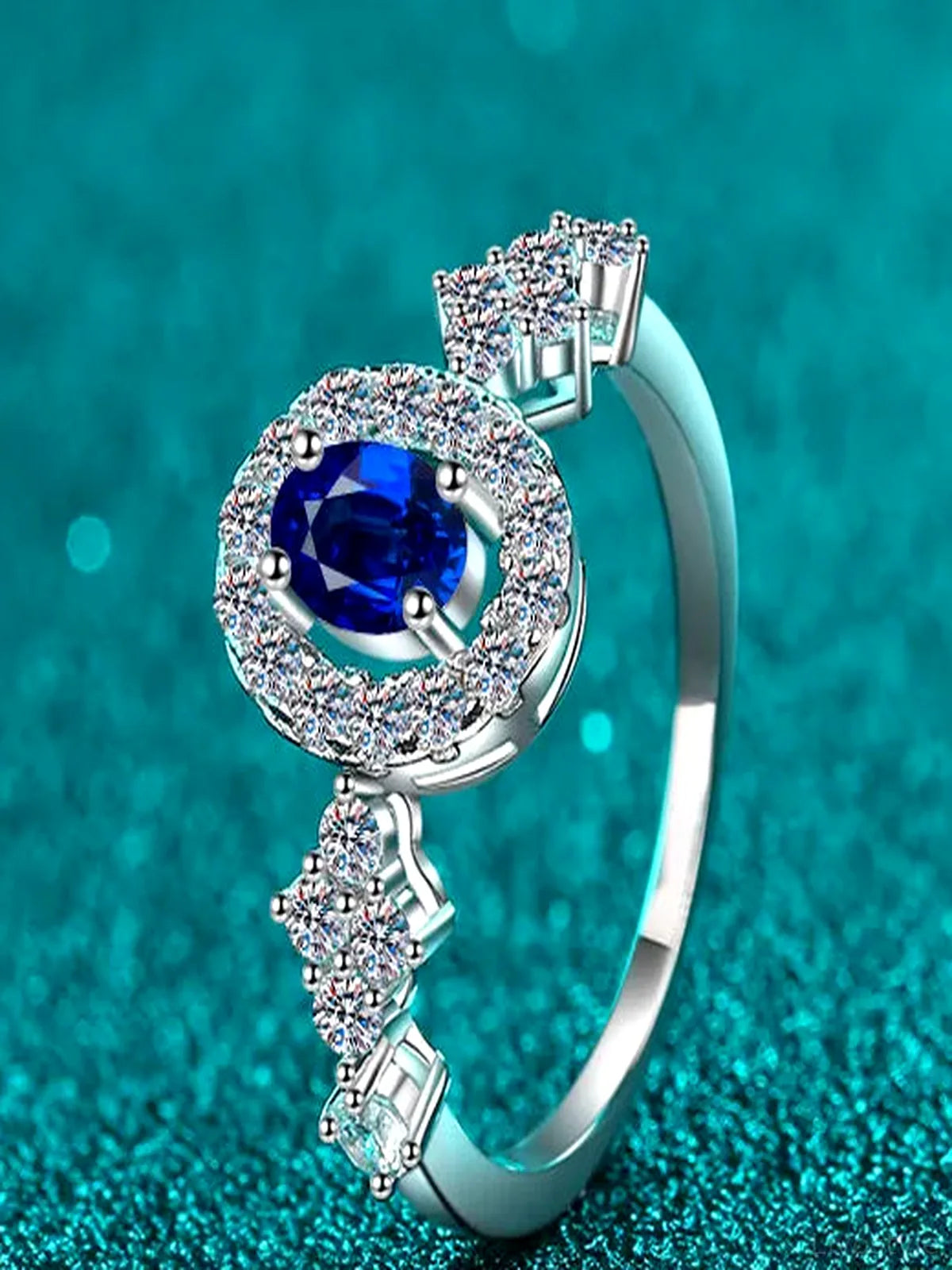 925 Sterling Silver Moissanite Ring — detail view — Livostyle