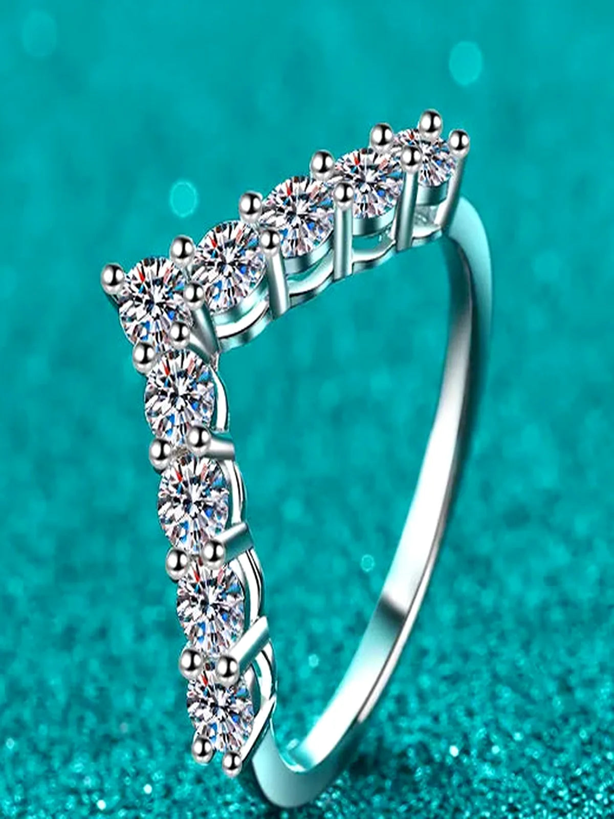 925 Sterling Silver Moissanite V Shape Ring — detail view — Livostyle