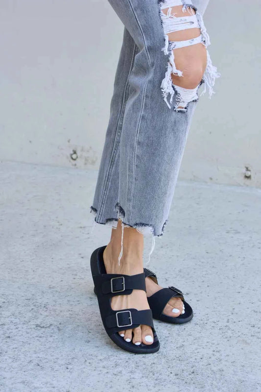 Chic Double Buckle Open Toe Sandals for Summer Comfort