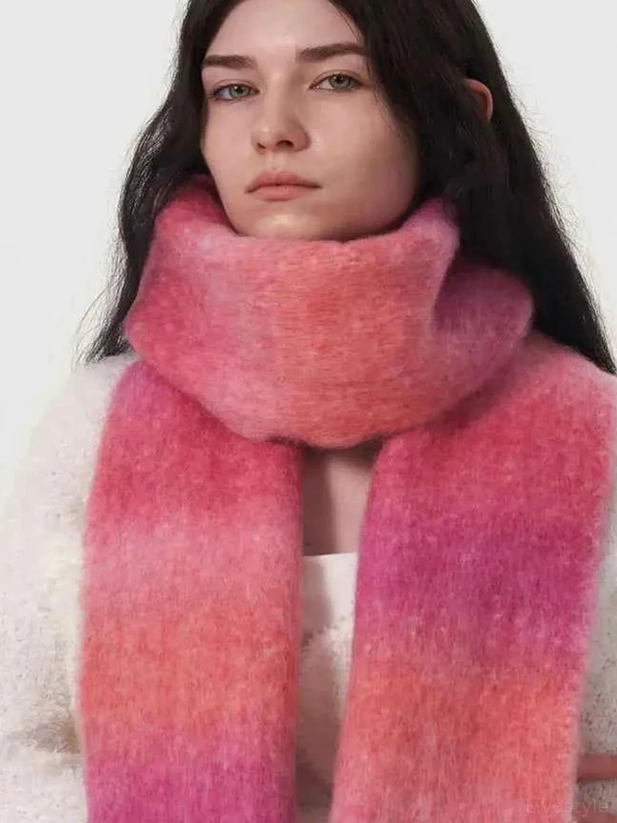 Fringe Gradient Thermal Scarf — detail view — Livostyle