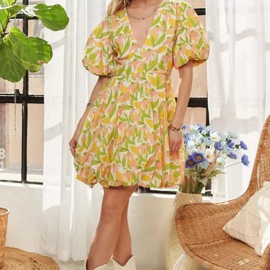 Chic Floral Dress with Dramatic Puff Sleeves — square view — Livostyle