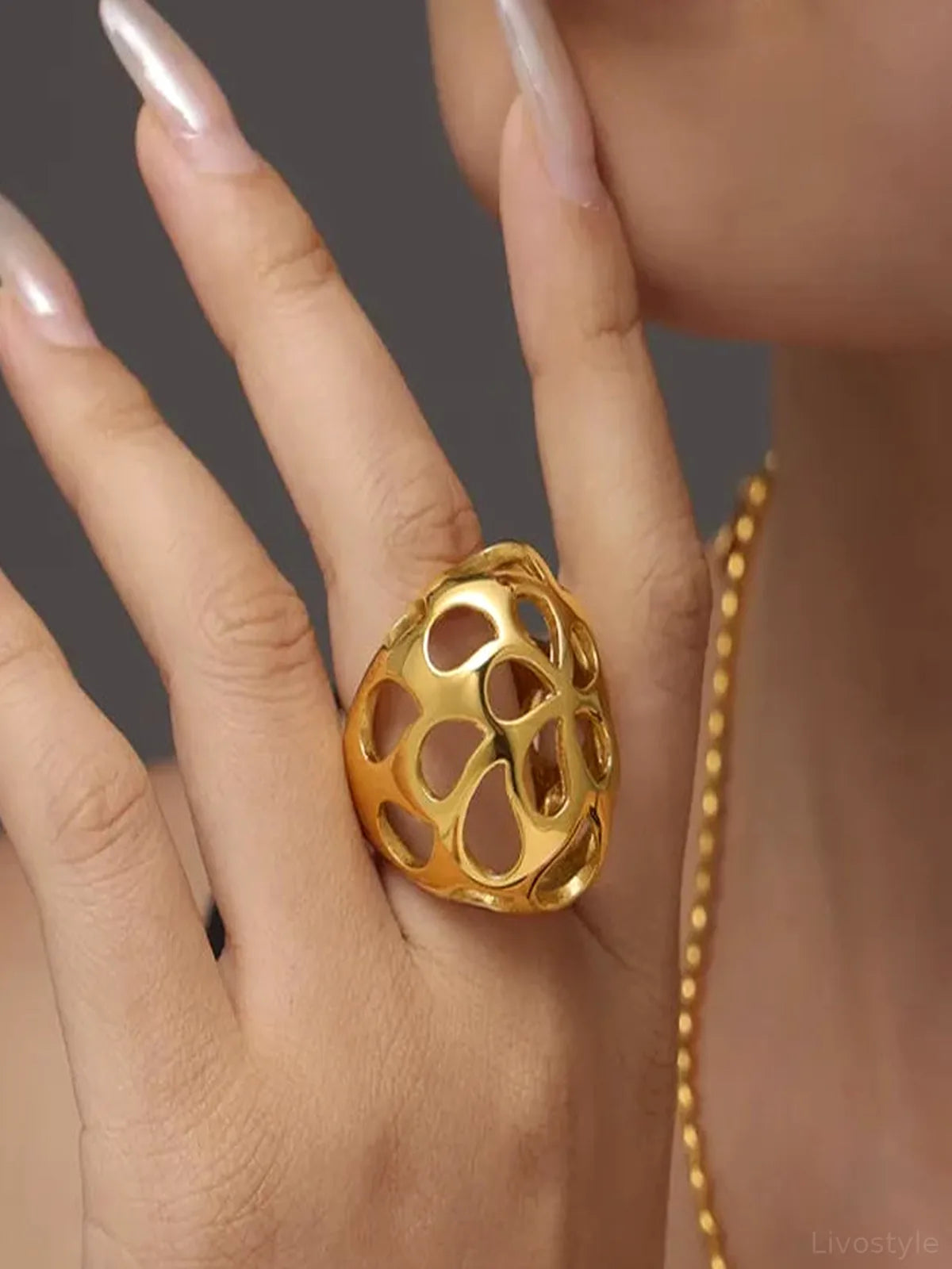 Stainless Steel Cutout Ring — detail view — Livostyle