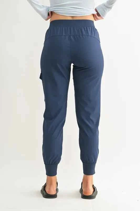 MONO B High-Waisted Capri Active Joggers With Pockets