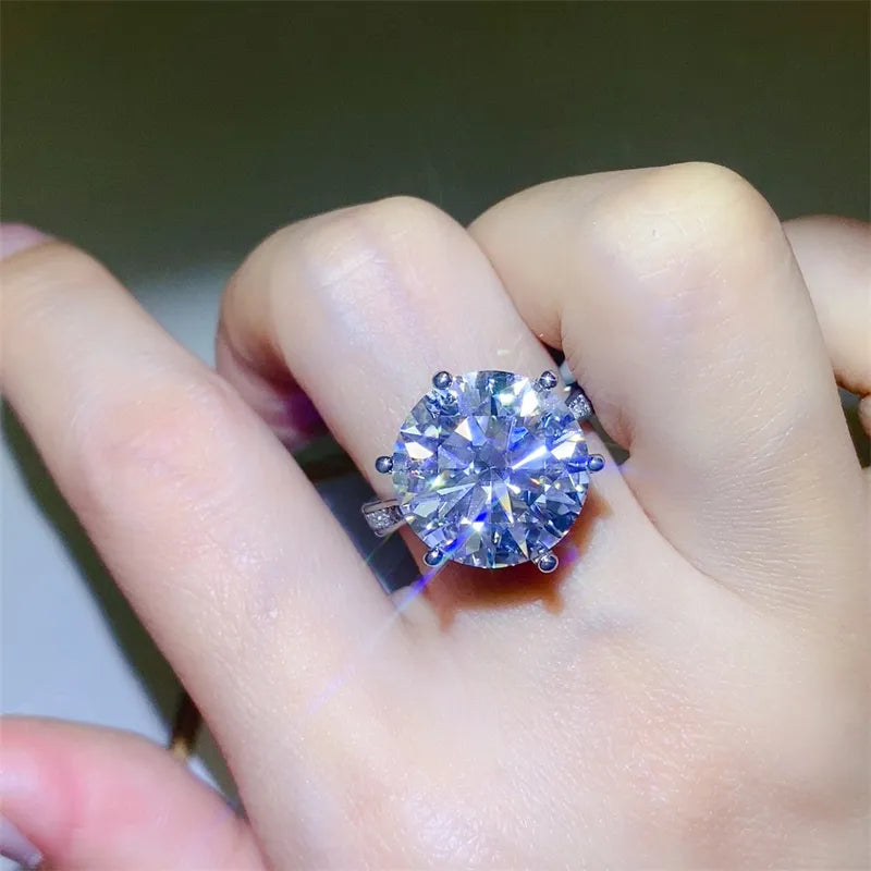 10 Carat Moissanite 925 Sterling Silver Ring — Round-Cut Halo — Livostyle