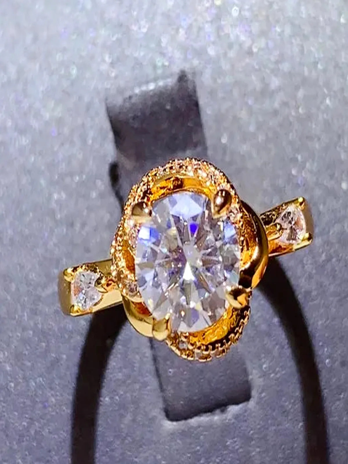 1 Carat Moissanite Zircon 925 Sterling Silver Ring — detail view — Livostyle