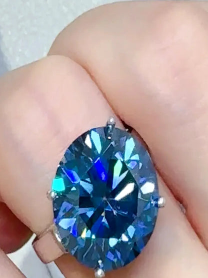 10 Carat 925 Sterling Silver Moissanite Ring — detail view — Livostyle