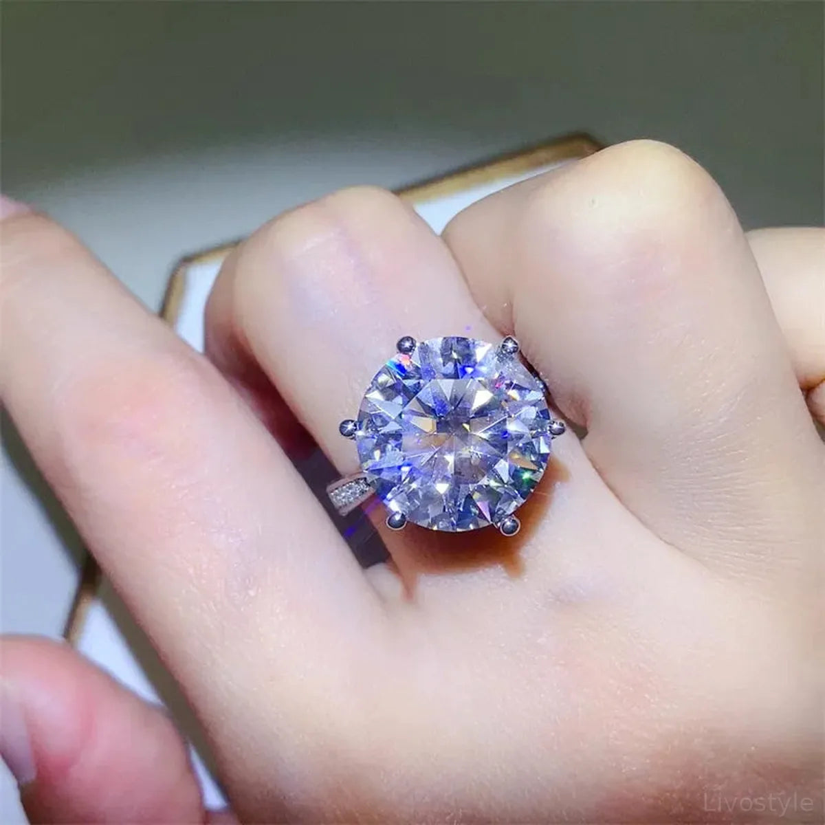 10 Carat Moissanite 925 Sterling Silver Ring — Round-Cut Sil — square view — Livostyle