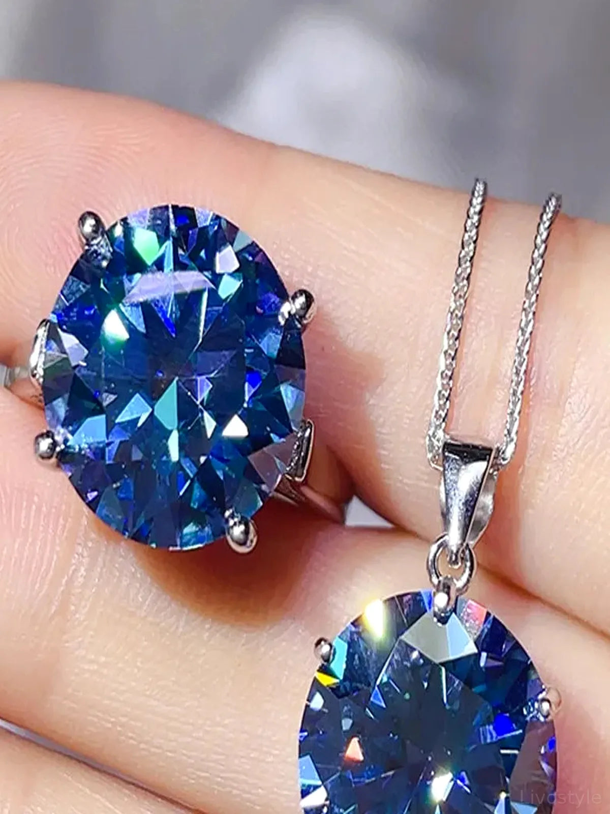 10 Carat Moissanite 925 Sterling Silver Ring and Necklace Se — detail view — Livostyle