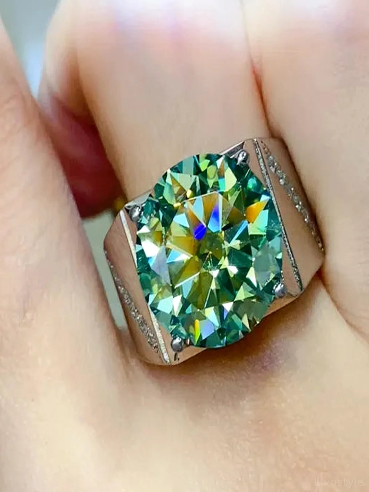 10 Carat Moissanite 925 Sterling Silver Signet Ring — detail view — Livostyle
