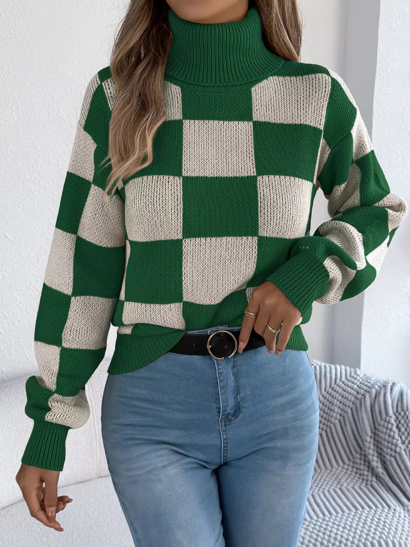 Checkered Turtleneck Long Sleeve Sweater styling — Livostyle