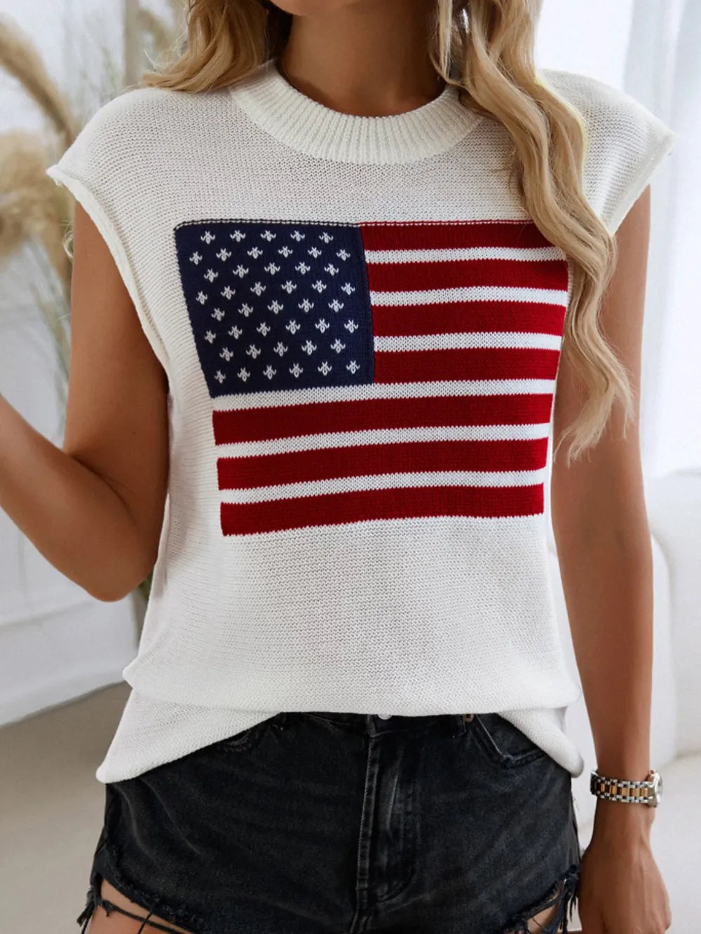Devine US Flag Round Neck Sweater Vest detail — Livostyle