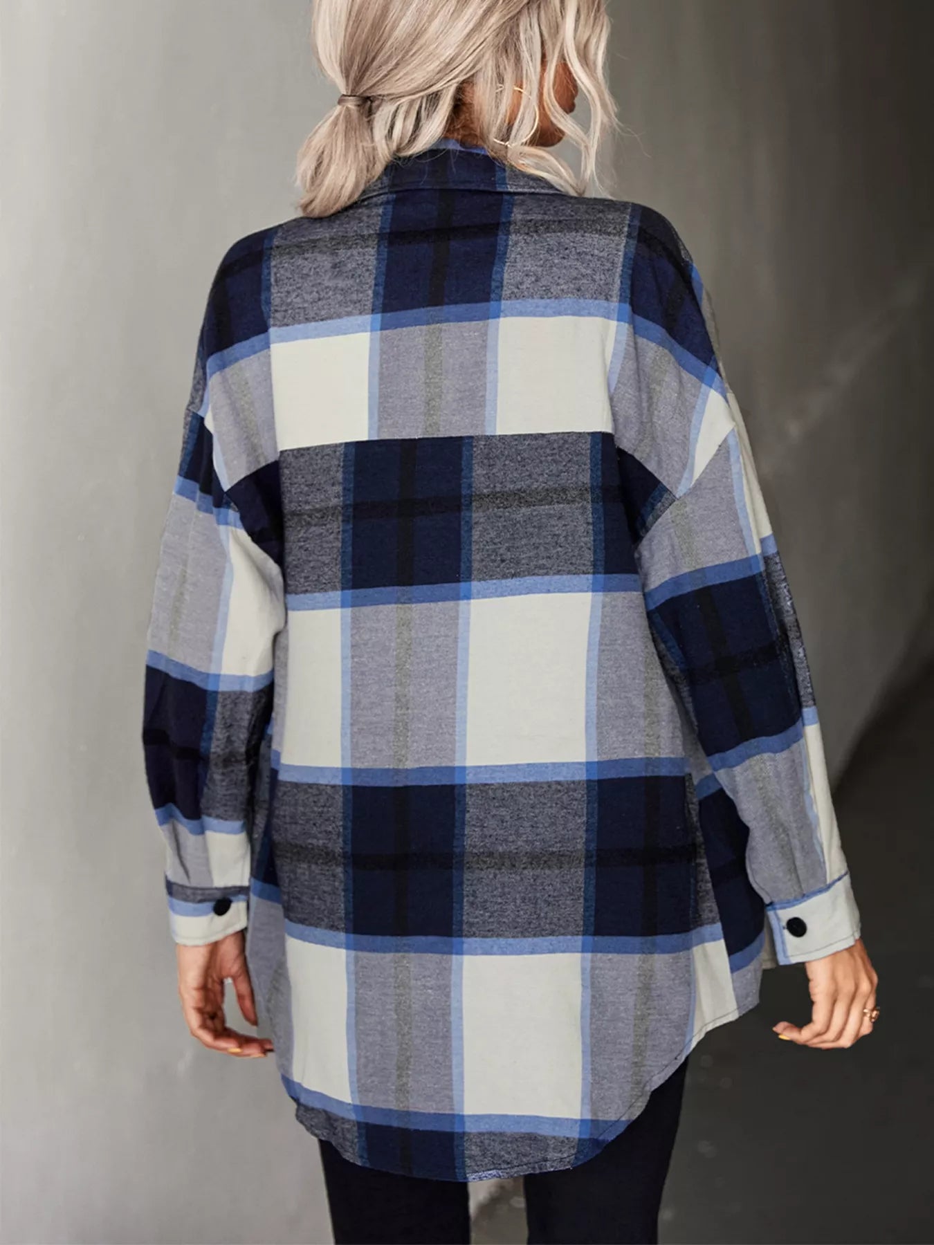 Plaid Button-Down Long Sleeve Shirt detail — Livostyle