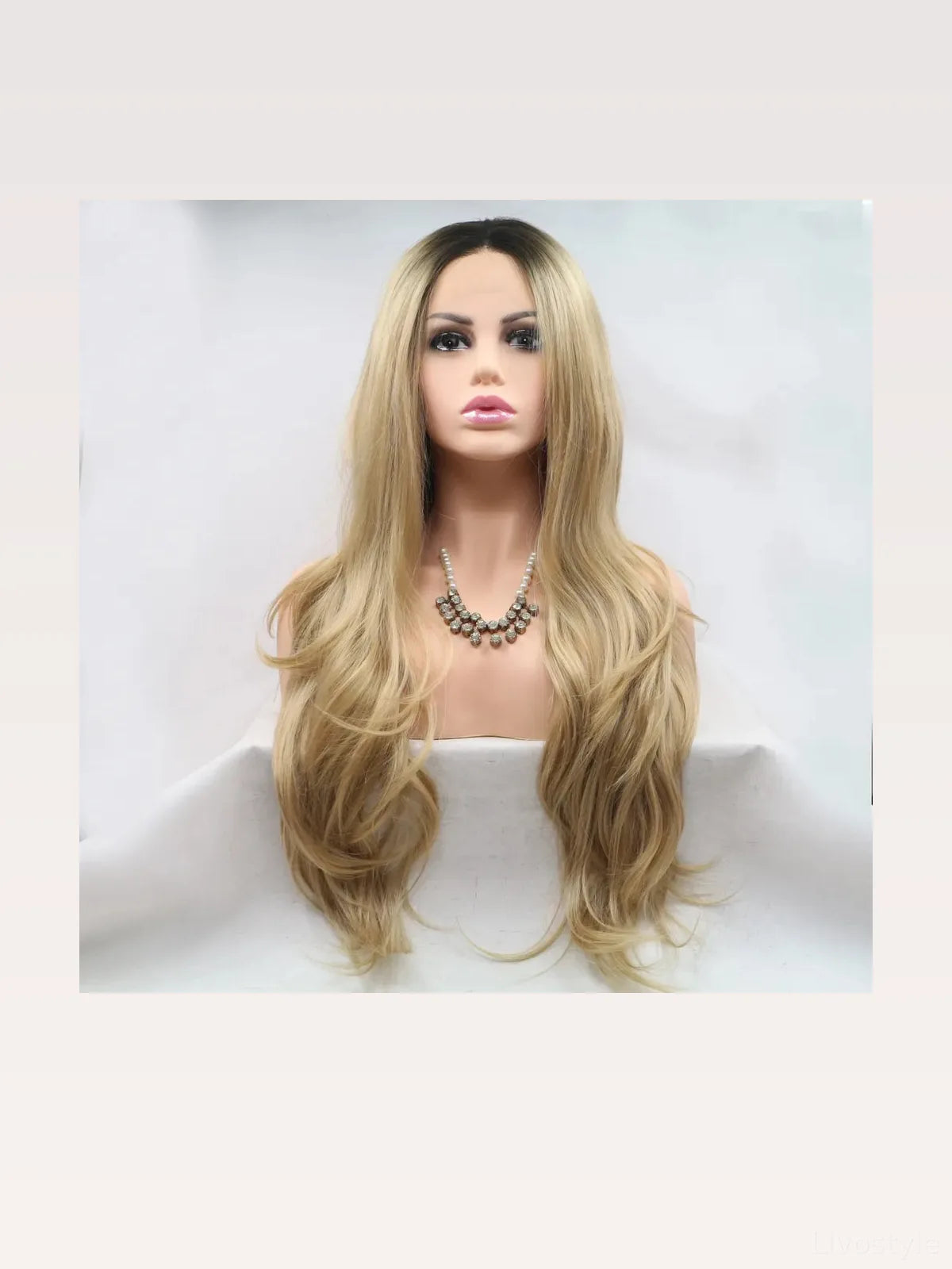 24 Lace Front Synthetic Wig in Honey Blonde, Long Wavy — styled showcase — Livostyle