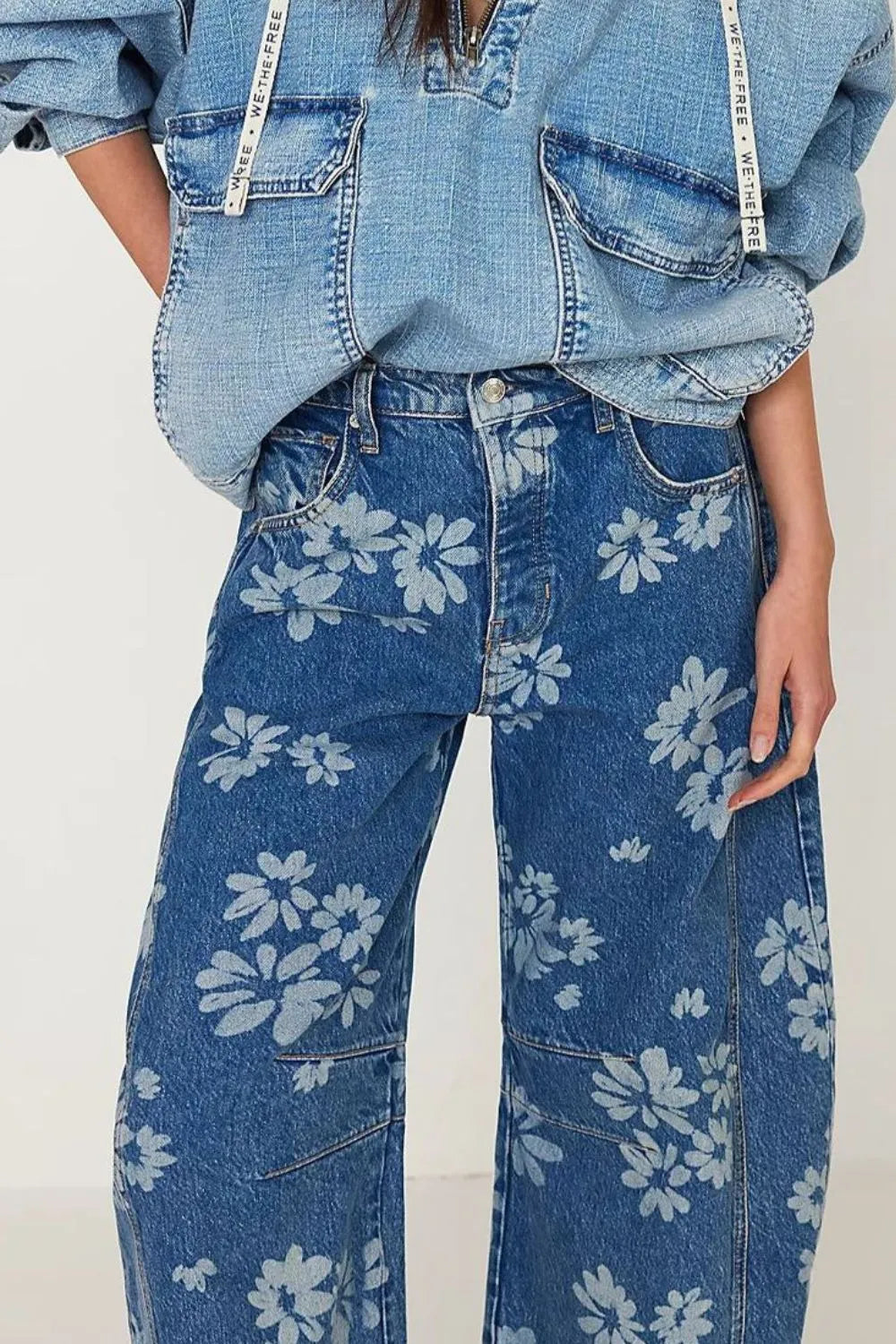 Flower Print Wide Leg Jeans styling — Livostyle