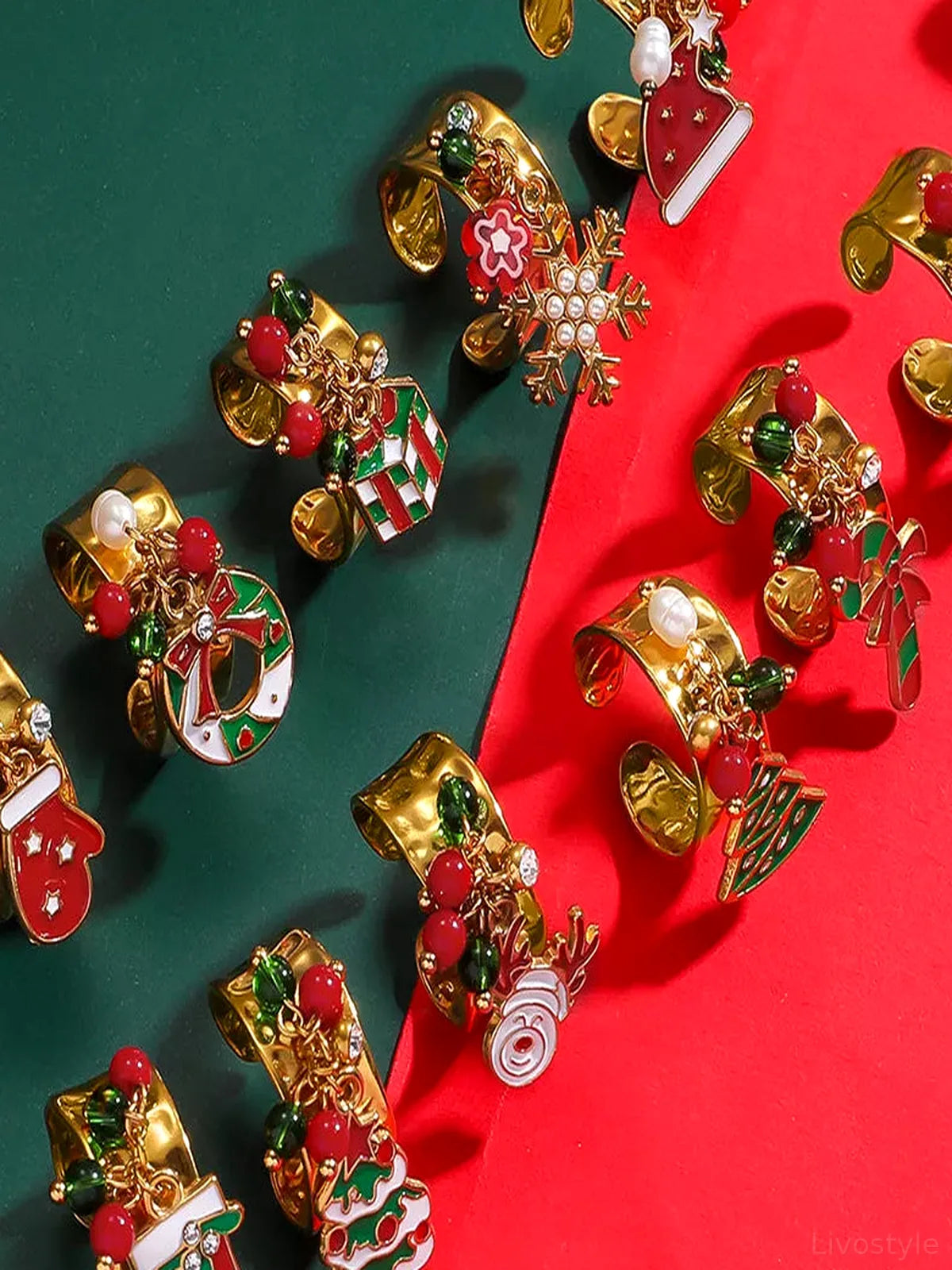 18K Gold-Plated Christmas Charm Ring — detail view — Livostyle