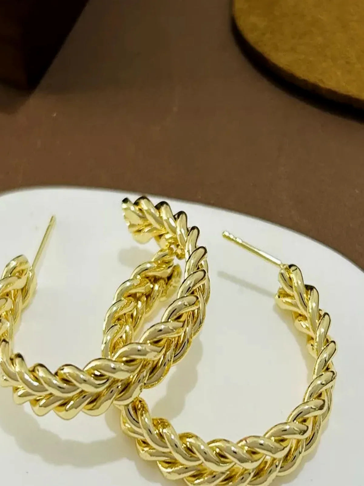 18K Gold-Plated Hoop Earrings — detail view — Livostyle