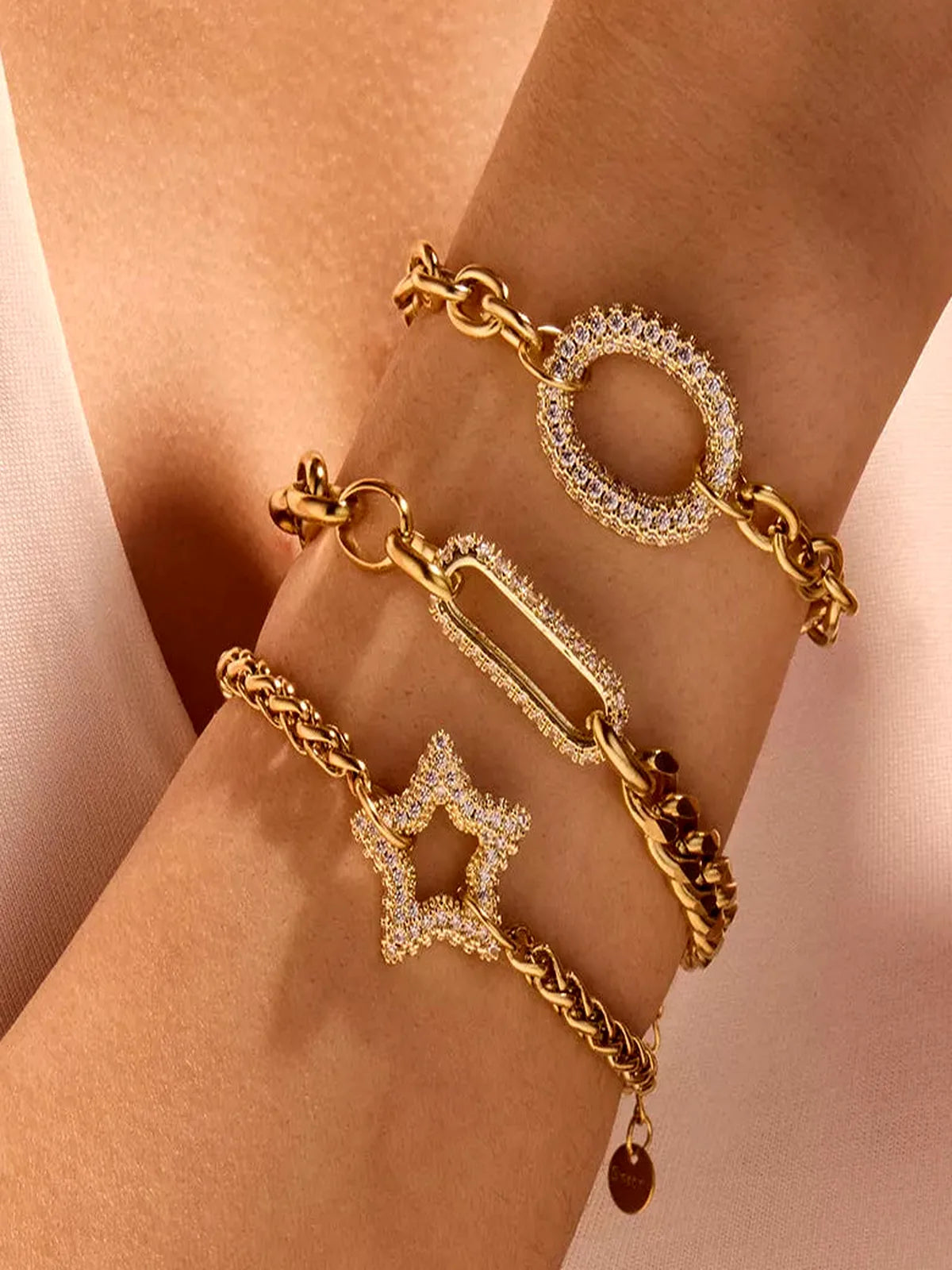 18K Gold-Plated Rhinestone Chain Bracelet — detail view — Livostyle