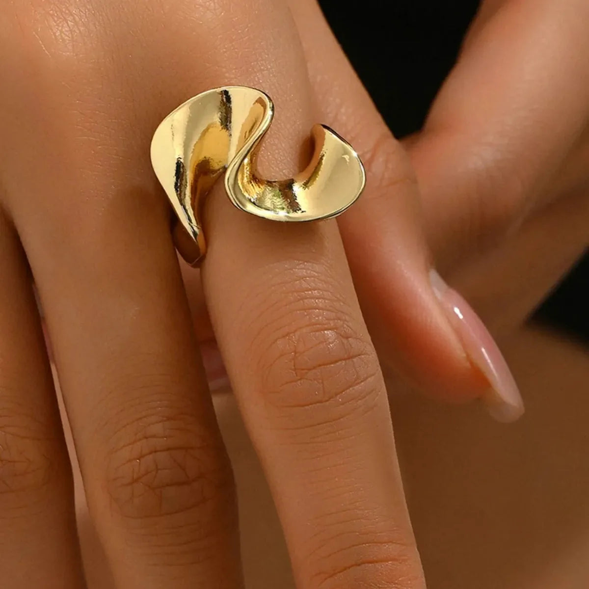18K Gold-Plated Stainless Steel Geometric Ring — square view — Livostyle