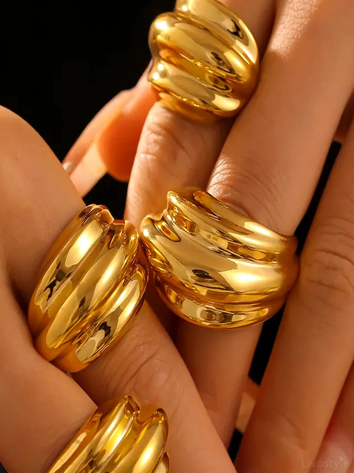 18K Gold-Plated Titanium Steel Open Ring — detail view — Livostyle