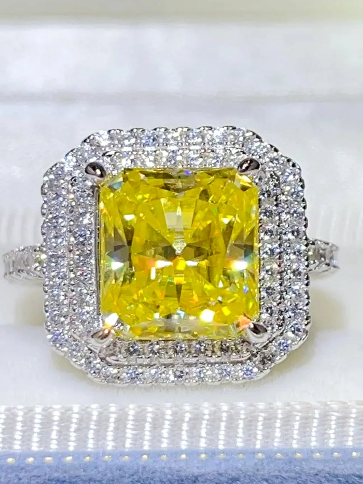 2 Carat Moissanite 925 Sterling Silver Ring — Rectangle-Cut  — detail view — Livostyle