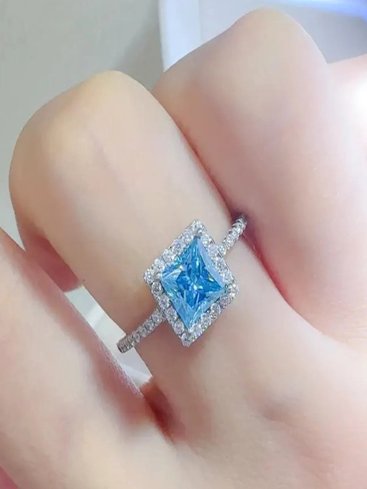 2 Carat Moissanite 925 Sterling Silver Square Shape Ring — detail view — Livostyle
