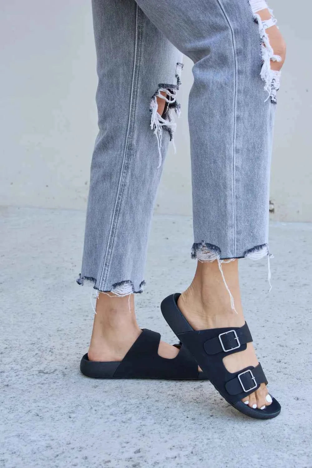 Chic Double Buckle Open Toe Sandals for Summer Comfort