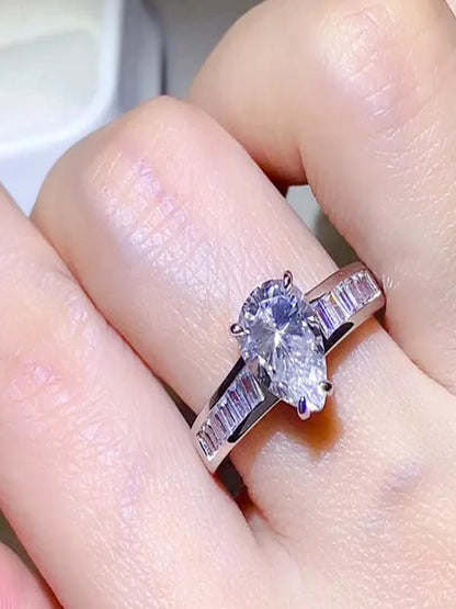 3 Carat Moissanite 925 Sterling Silver Ring — Pear-Shape Min — detail view — Livostyle