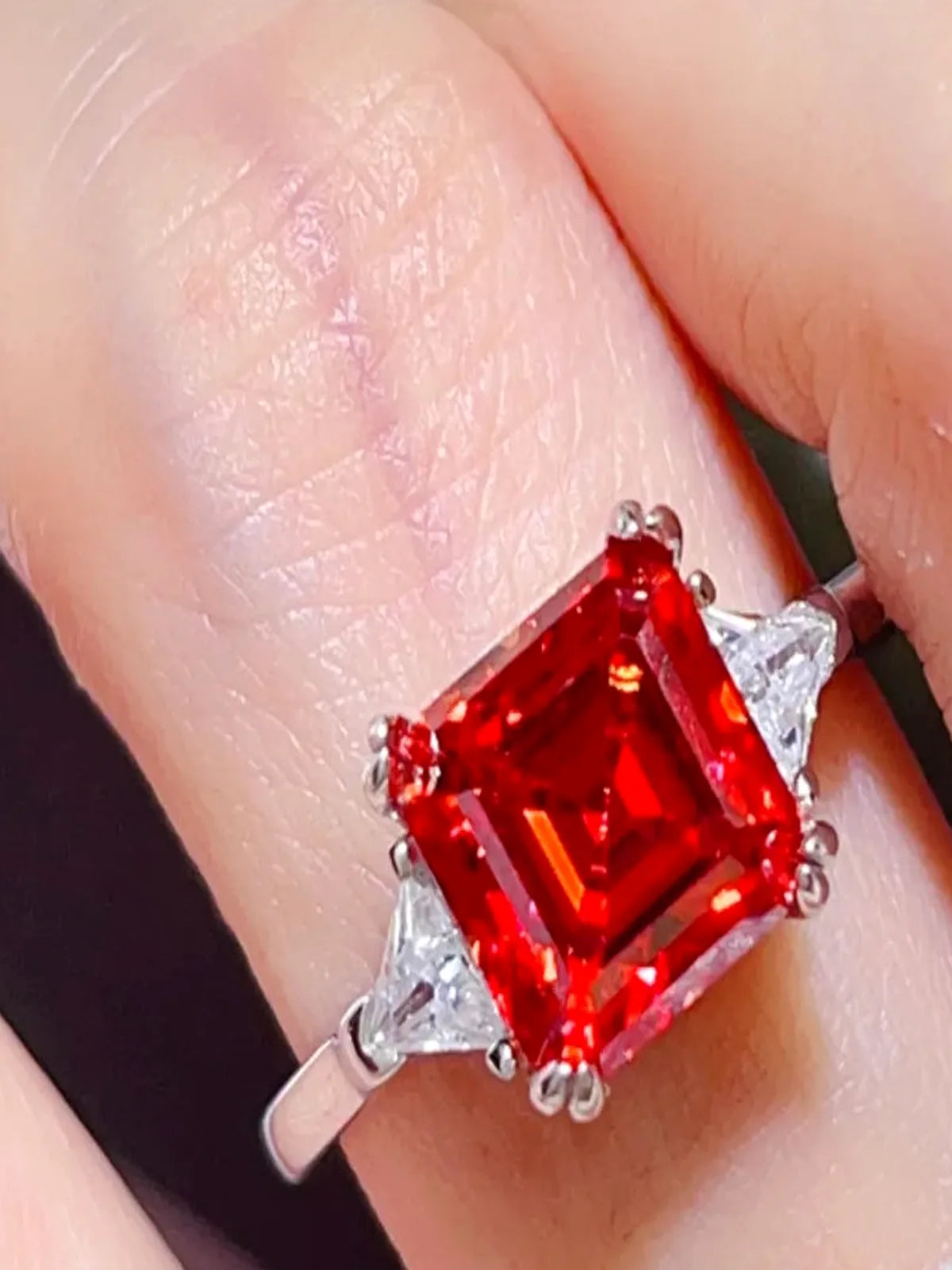 3 Carat Moissanite 925 Sterling Silver Ring — Square Red — detail view — Livostyle