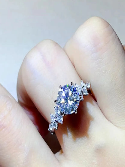 3 Carat Moissanite 925 Sterling Silver Ring — Round-Cut Clus — detail view — Livostyle