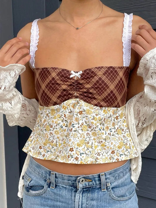 Lace Detail Floral Sweetheart Neck Cami detail — Livostyle