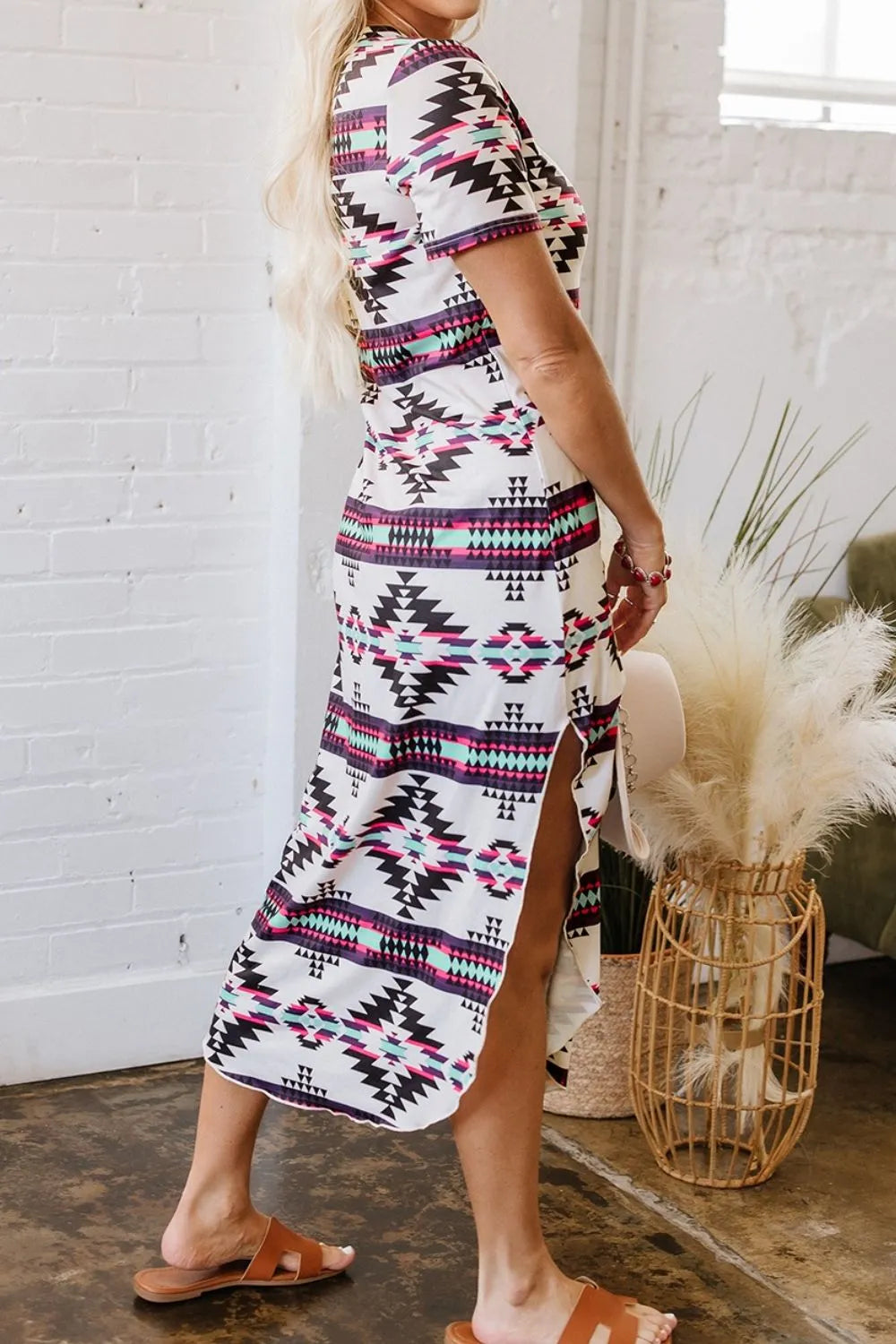 Aztec Print V-Neck Midi Dress with Split Hem – photo 4