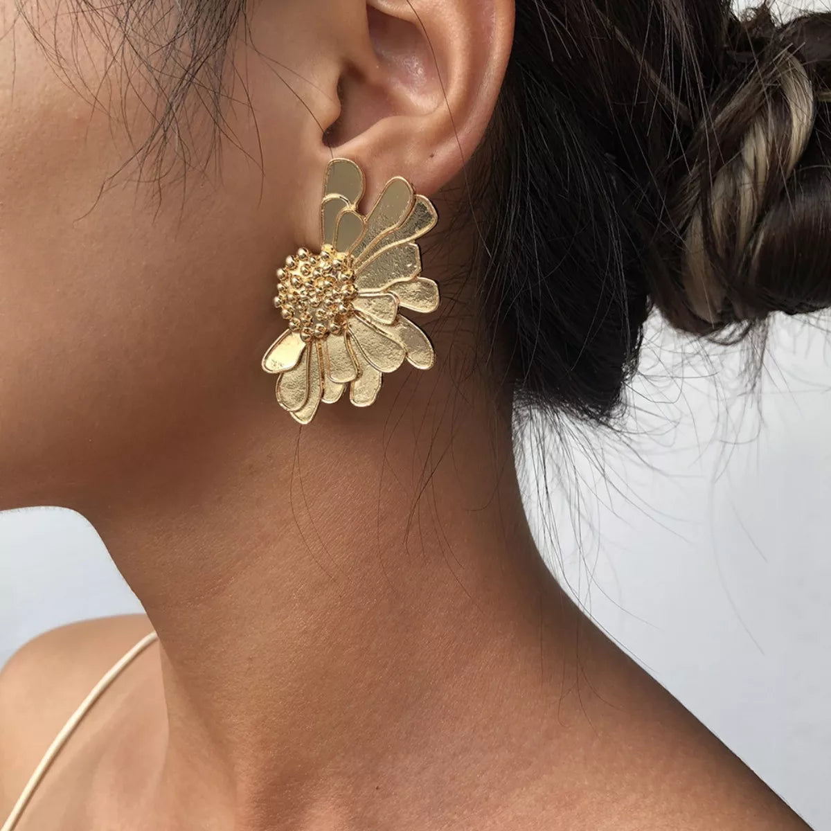 Flower Stud Earrings — Livostyle