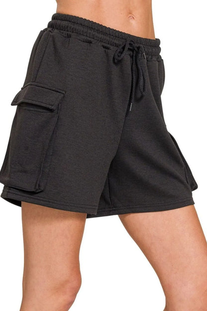 Scuba Thigh Pocket Shorts in BLACK