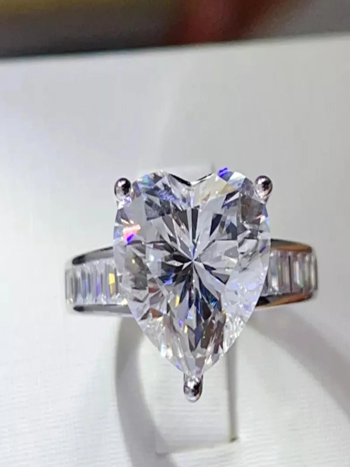 5 Carat Moissanite 925 Sterling Silver Heart Ring — White Ha — detail view — Livostyle