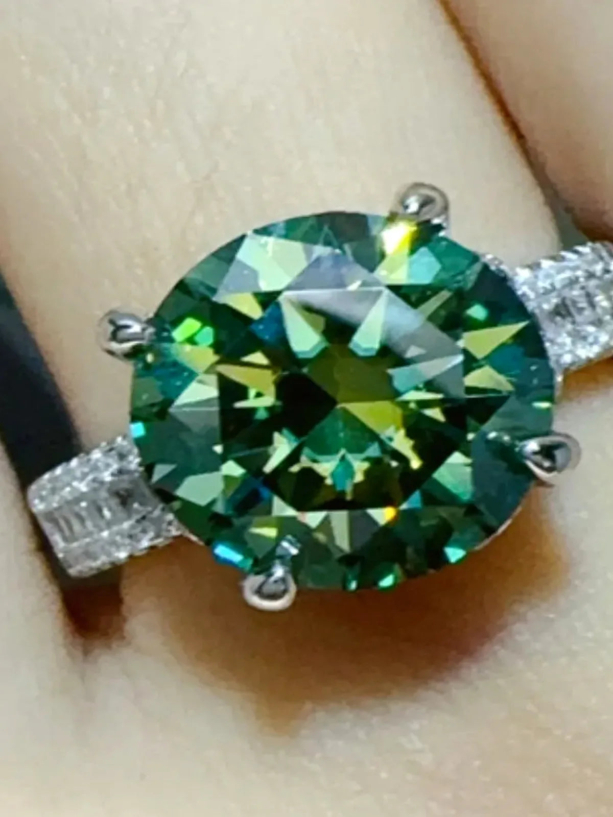 5 Carat Moissanite 925 Sterling Silver Ring — Round Green Co — detail view — Livostyle