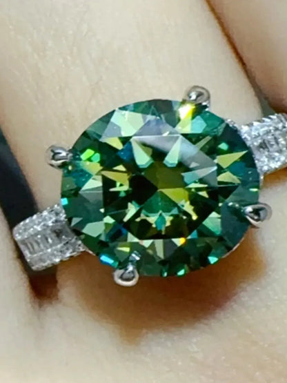 5 Carat Moissanite 925 Sterling Silver Ring — Round Green Co — detail view — Livostyle