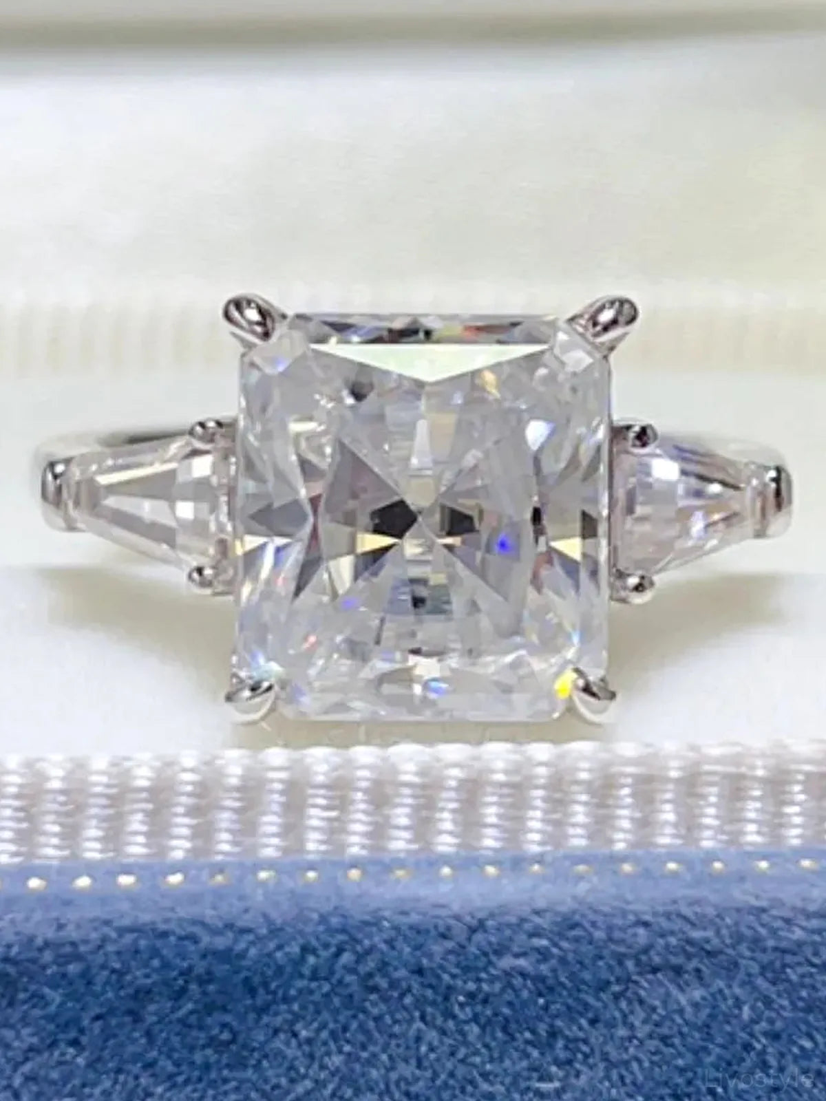 5 Carat Moissanite 925 Sterling Silver Ring — Radiant-Cut — detail view — Livostyle