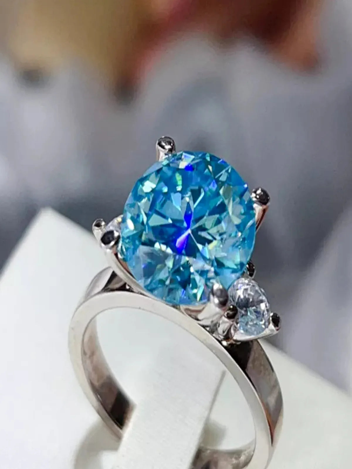 5 Carat Moissanite 925 Sterling Silver Ring — detail view — Livostyle