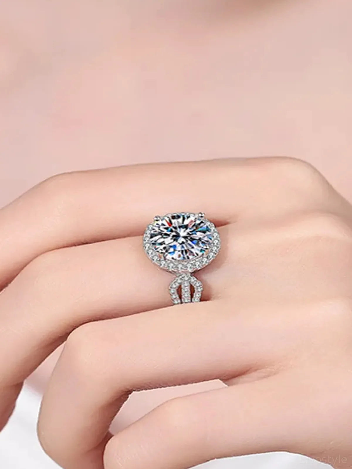 5 Carat Moissanite 925 Sterling Silver Ring — Round Halo Pro — detail view — Livostyle
