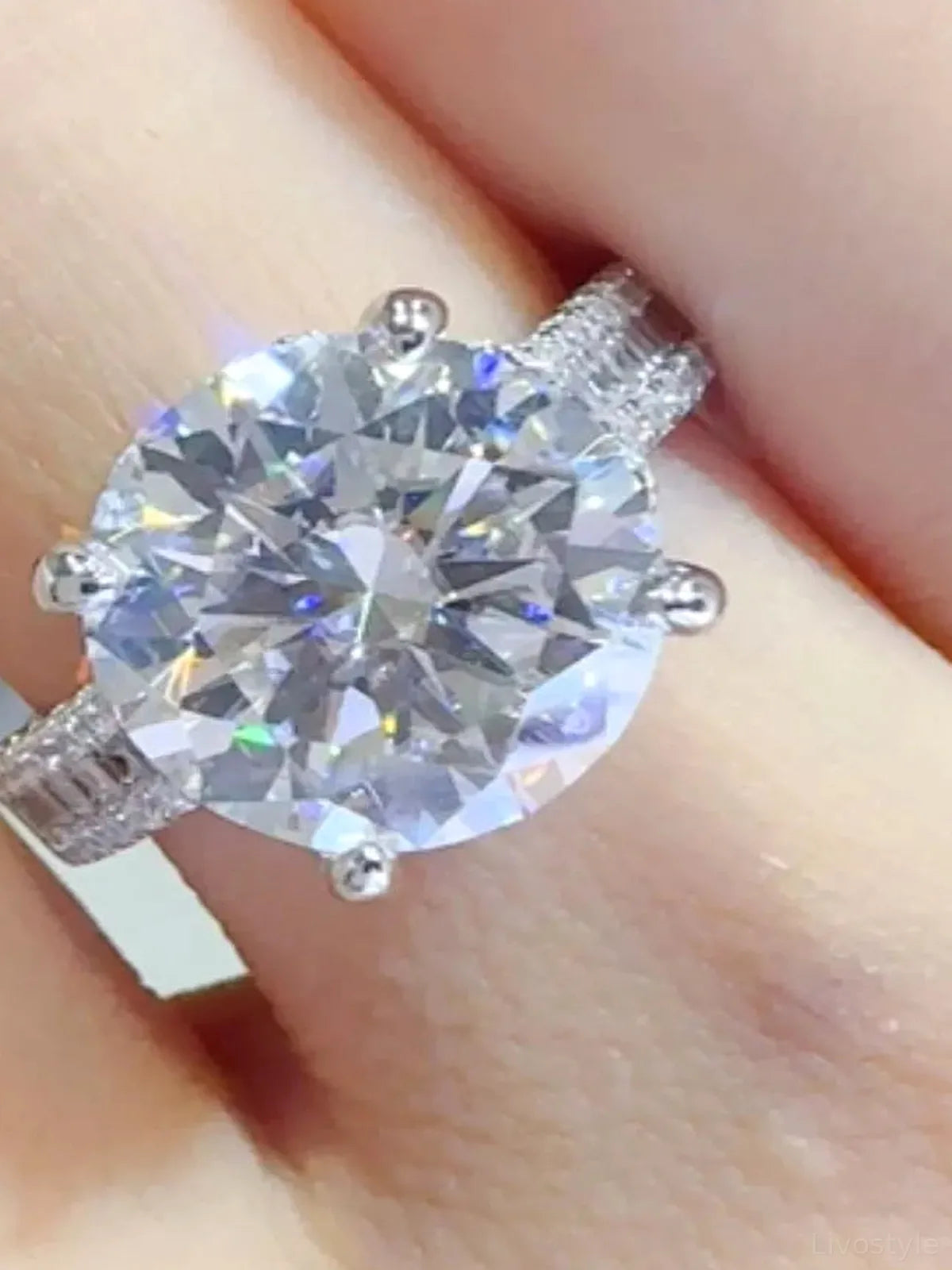 5 Carat Moissanite 925 Sterling Silver Ring — Round Pavé Cla — detail view — Livostyle
