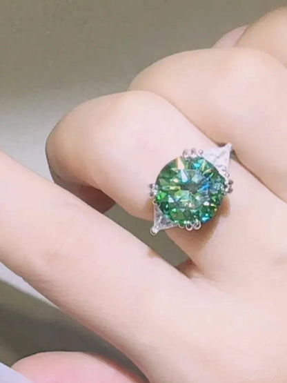 5 Carat Moissanite 925 Sterling Silver Ring — Green Cocktail — detail view — Livostyle