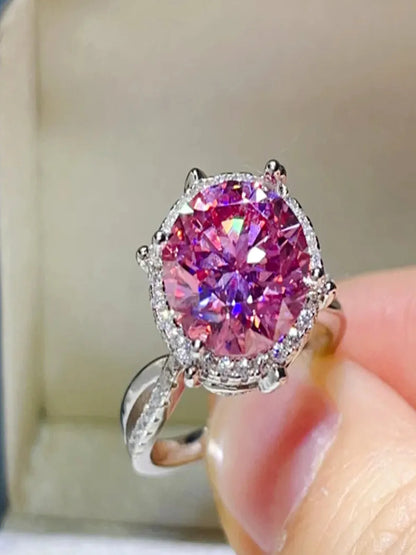 5 Carat Moissanite Halo Engagement Ring — detail view — Livostyle