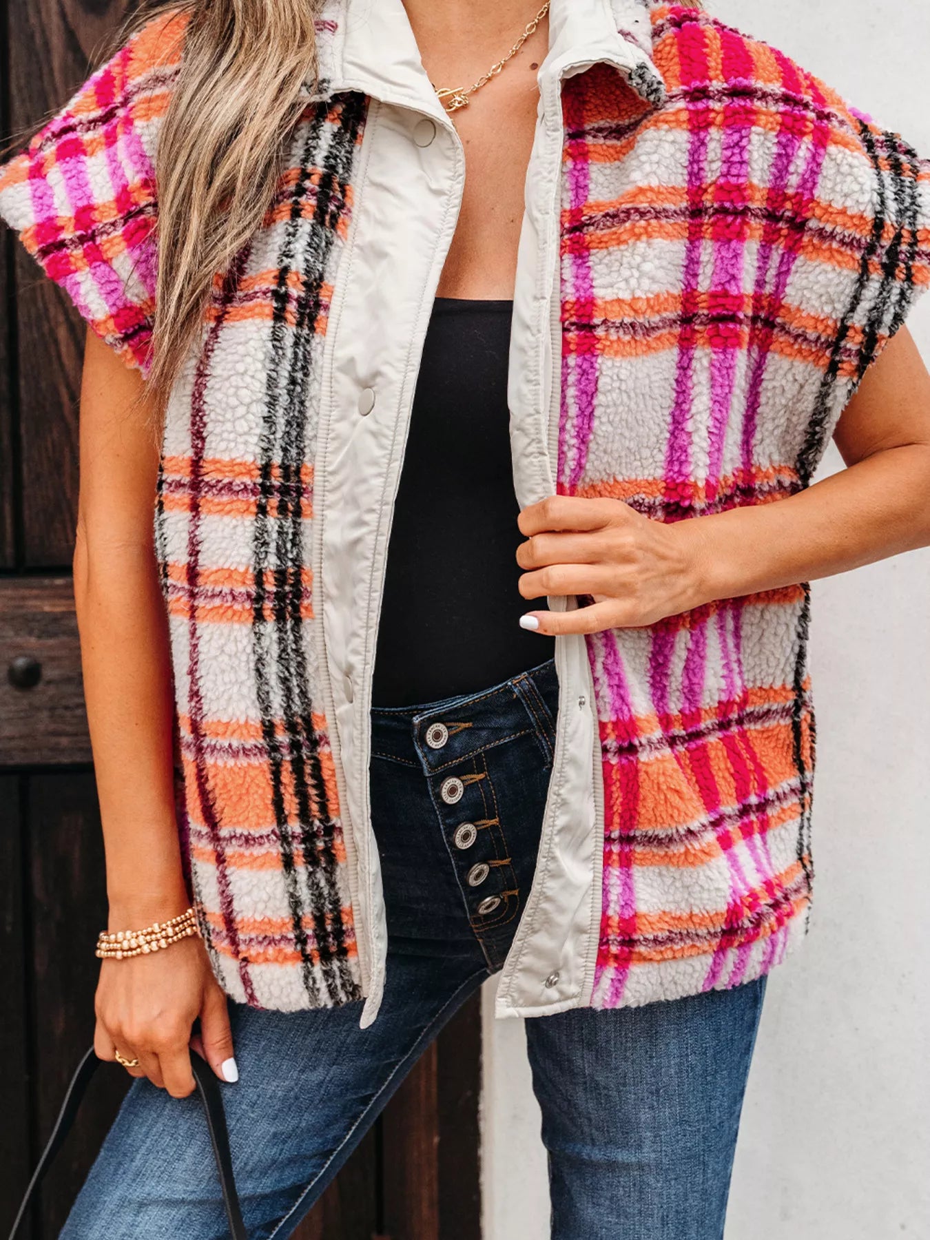 Sherpa Plaid Snap Down Vest Coat detail — Livostyle